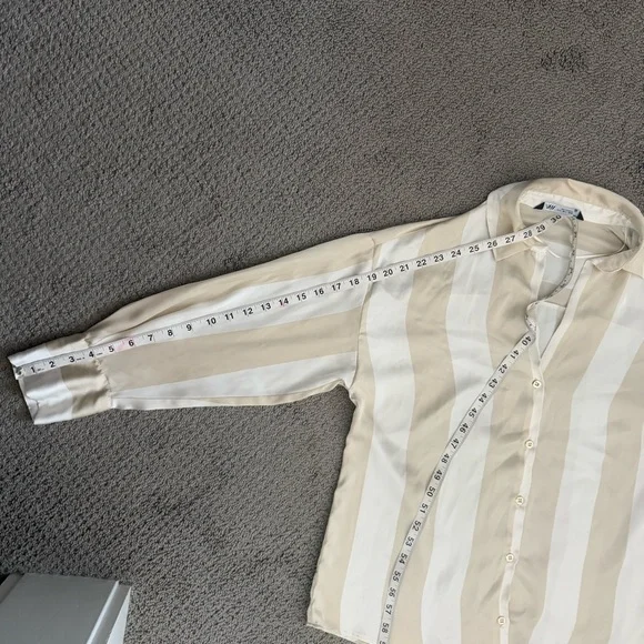 ZARA SATIN OVERSIZED Striped Flowy V-Ndck Button Up SHIRT SAND BEIGE 2562/162 - Picture 13 of 13